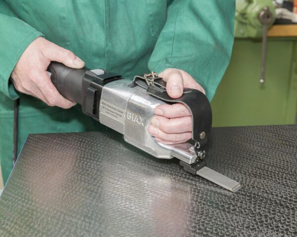 Power scraper for OEM remanufacturing and MRO applications